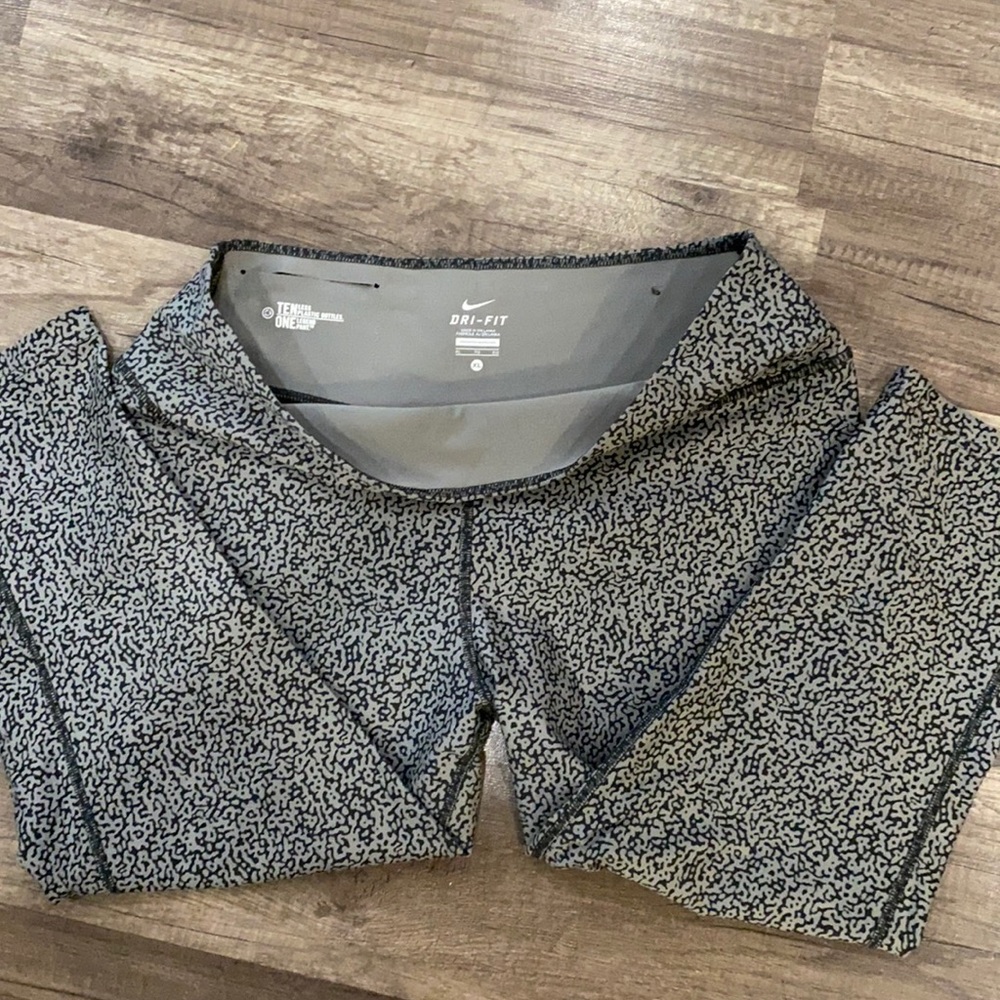 Nike Capri spandex workout leggings NEVER WORN